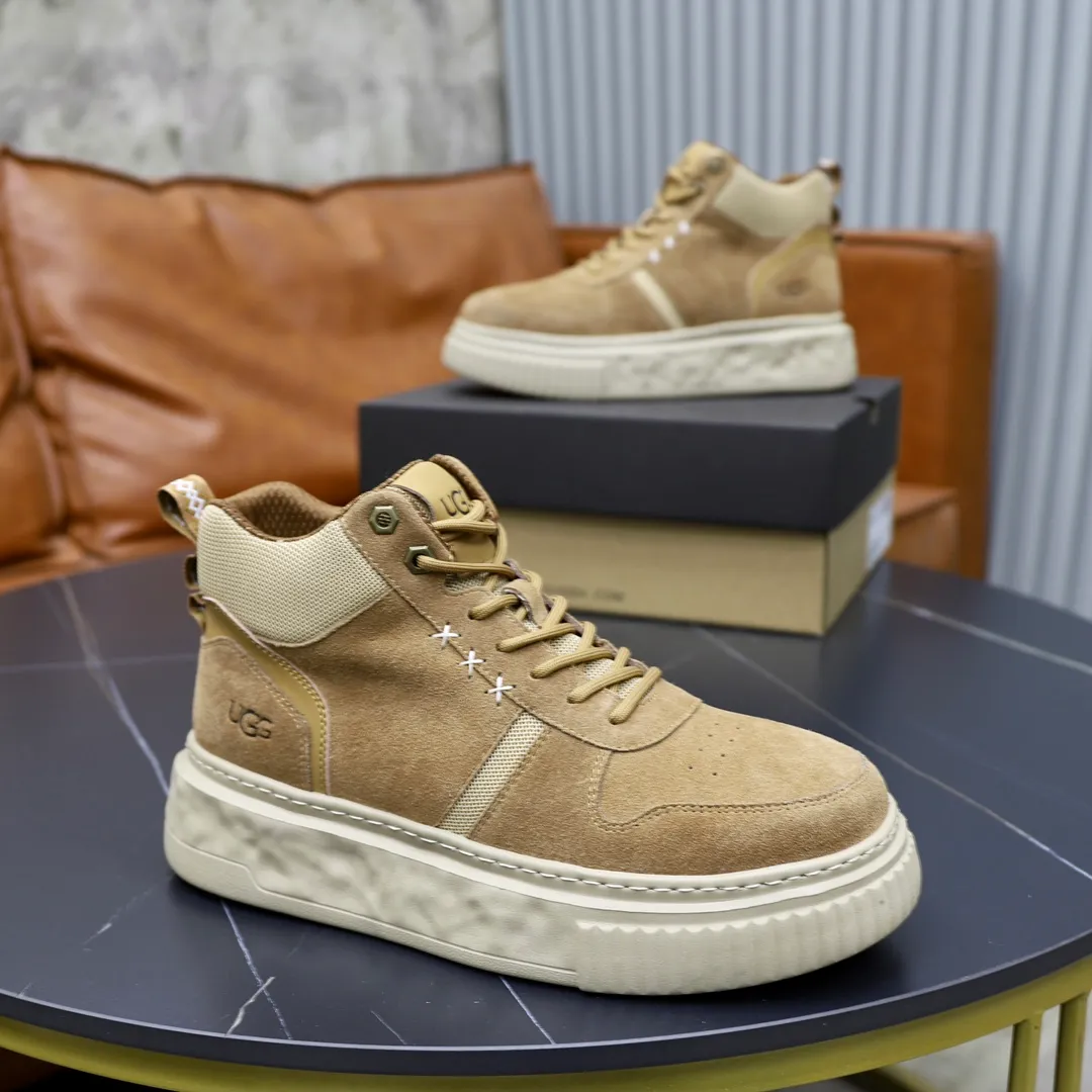 Ex-factory price: 620💰Thick wool imported from Australia Brand: UGG genuine purchase Size: 39-44 Grade: Official website 1:1 Material: First layer of genuine leather waterproof and antifreeze upper Real wool lining Original non-slip soft wear-resistant outsole Style category: Men's casual shoes Trendy style Comfortable on the feet Color: Official website color synchronization